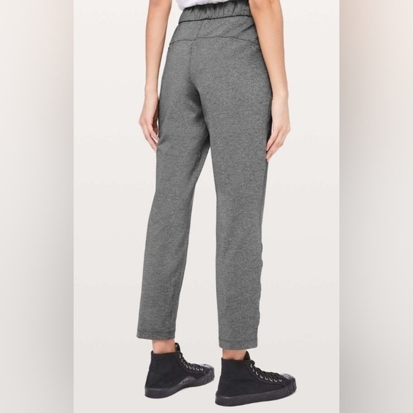 Lululemon athletica On the fly pant size 12. - Picture 2 of 13